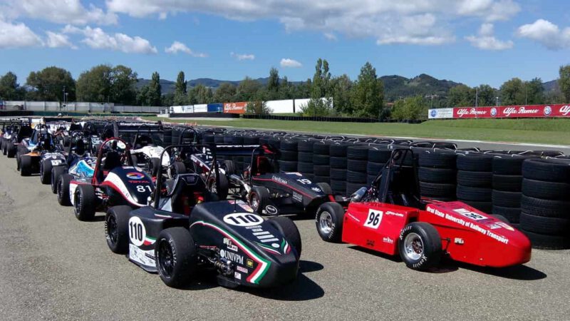 La SASSA ROLL-BAR ha realizzato il telaio del Peacock One Auto da corsa dell’Univpm che ha partecipato alla Formula SAE 2014