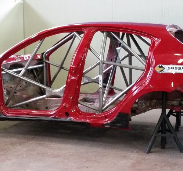 L’Alfa Romeo Mito e l’Alfa Romeo Giulietta con safety cage Sassa roll-bar pronte al debutto nel Campionato Italiano Turismo!